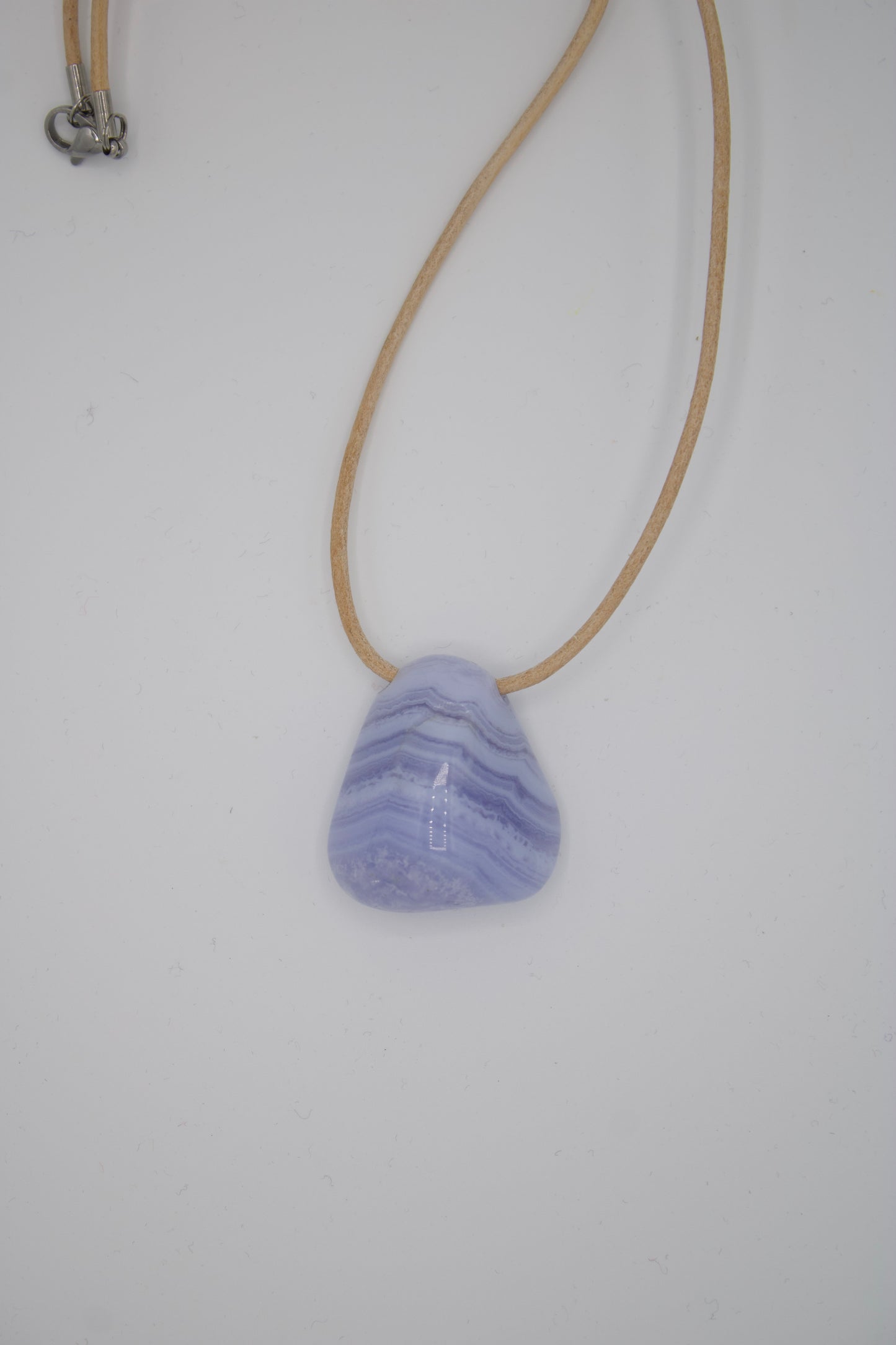 Blauer Chalcedon Amulett I