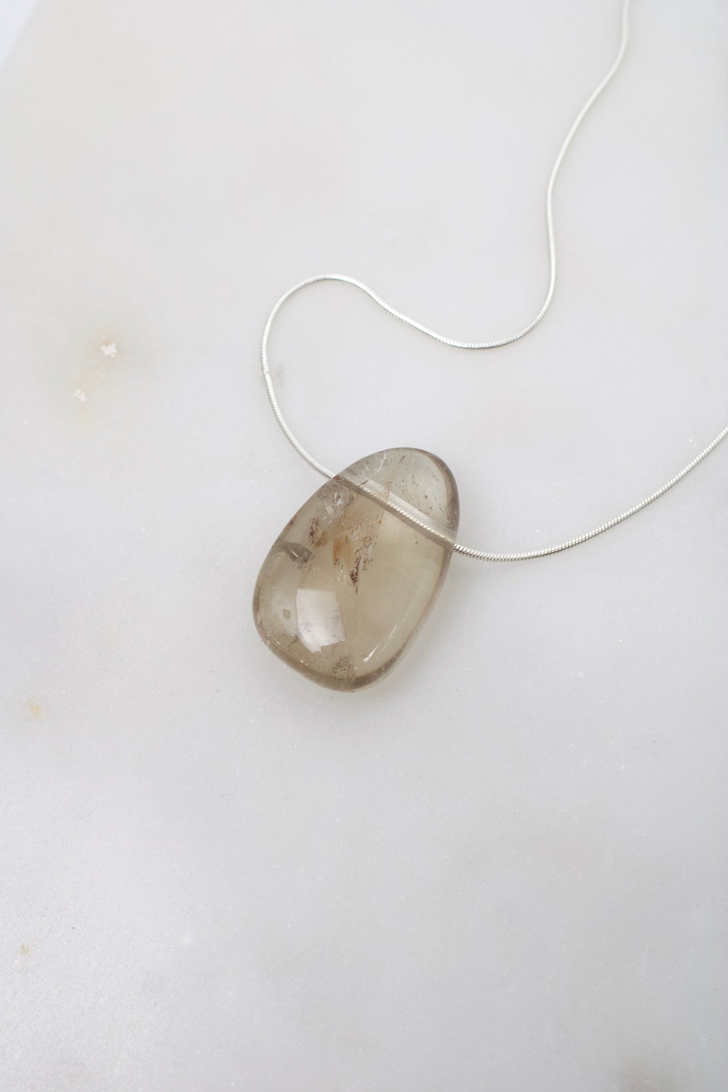 Rauchquarz mit Schlangenkette