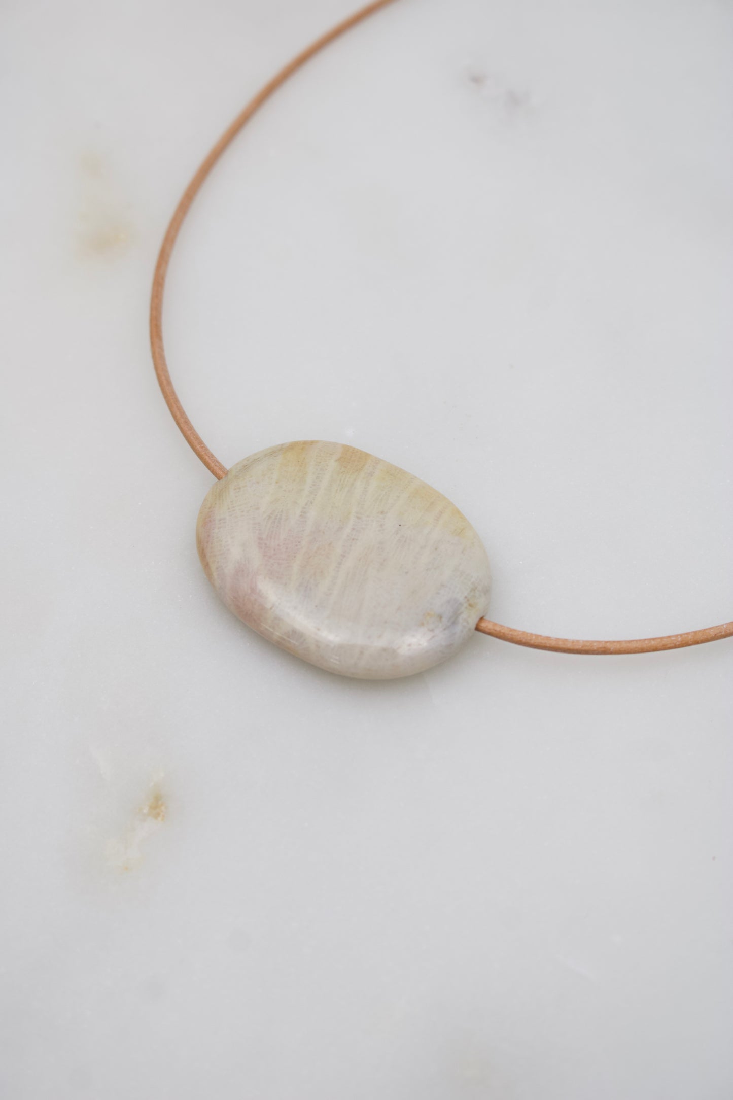 Versteinerte Koralle Amulett I