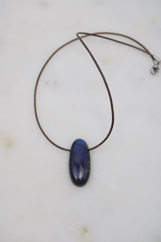 Labradorit blue flash