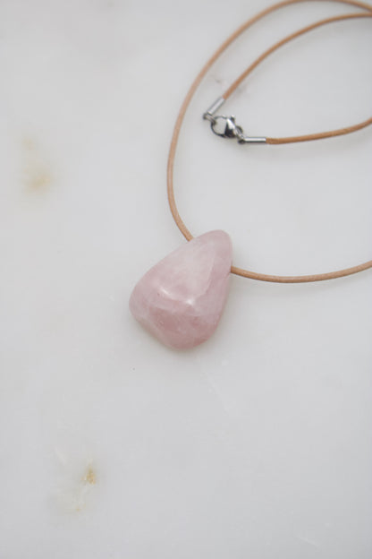 Rosenquarz Amulett