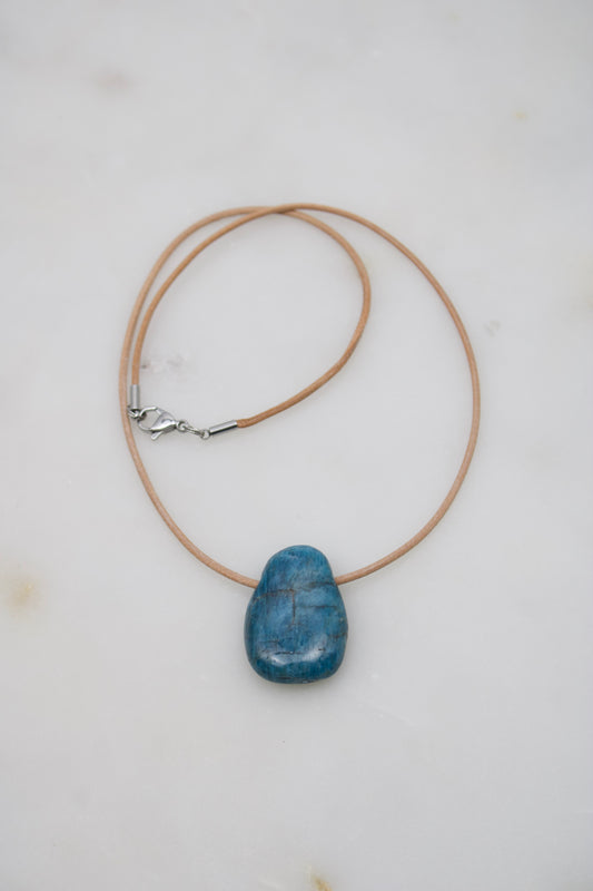 Apatit in blau
