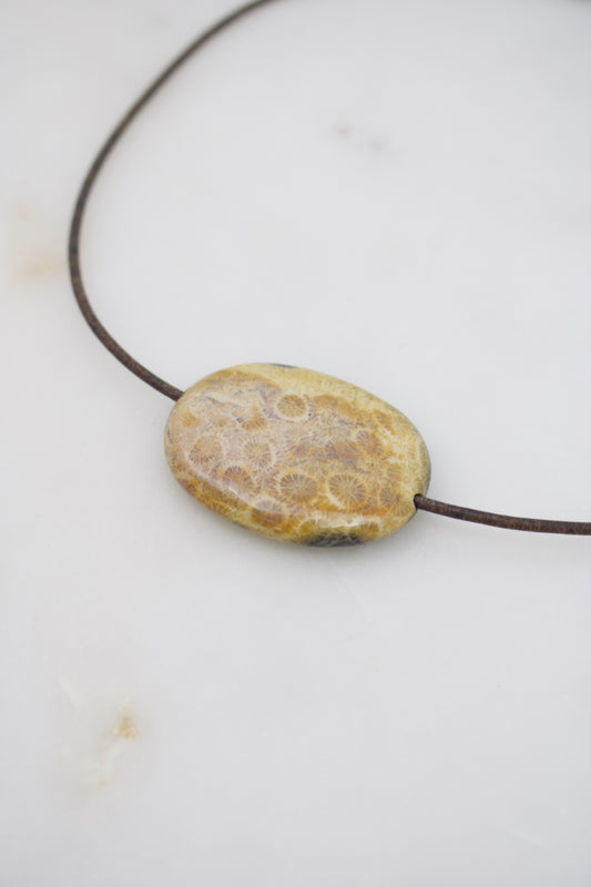 Versteinerte Koralle Amulett I