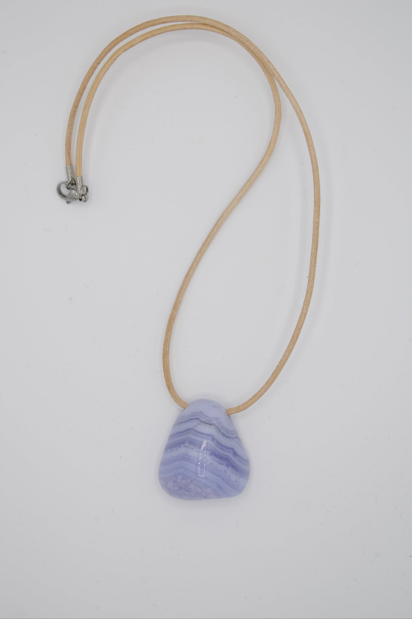 Blauer Chalcedon Amulett I