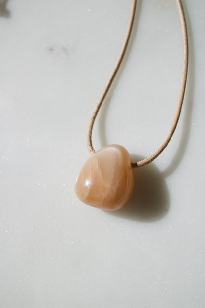 Mondstein "light peach"