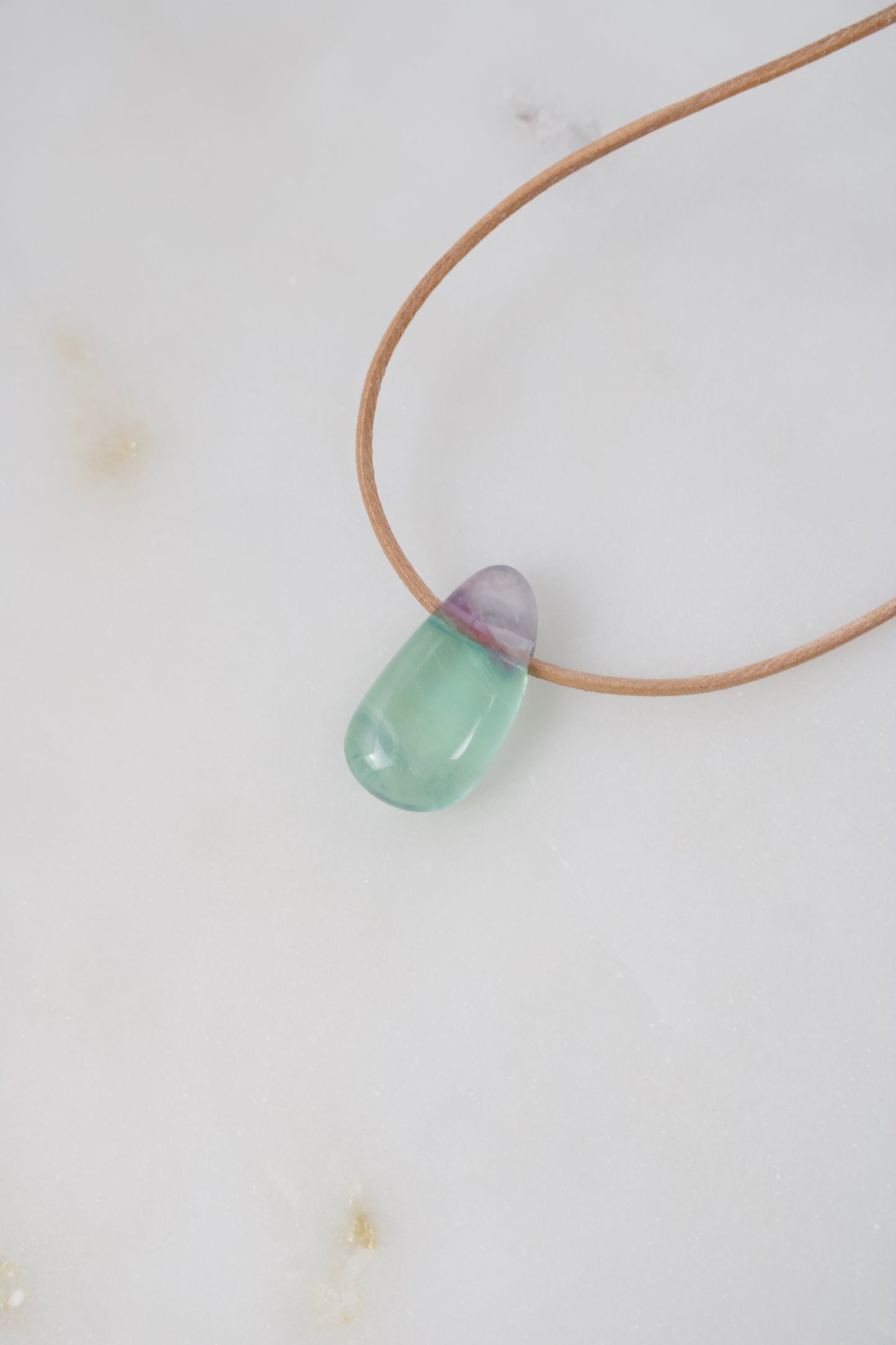 Regenbogenfluorit Tropfen