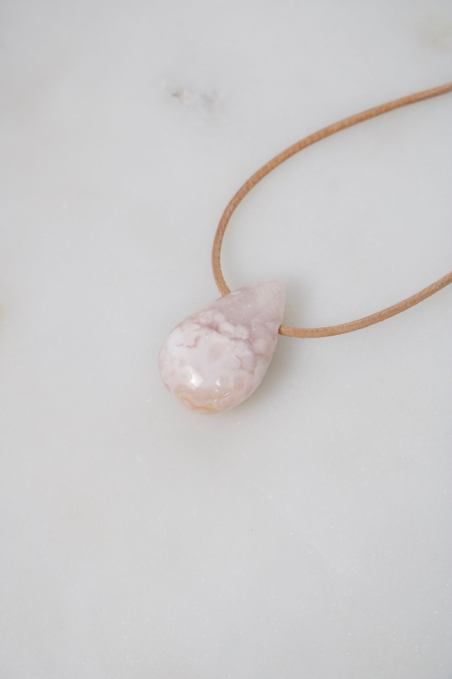 Kirschblüten Chalcedon