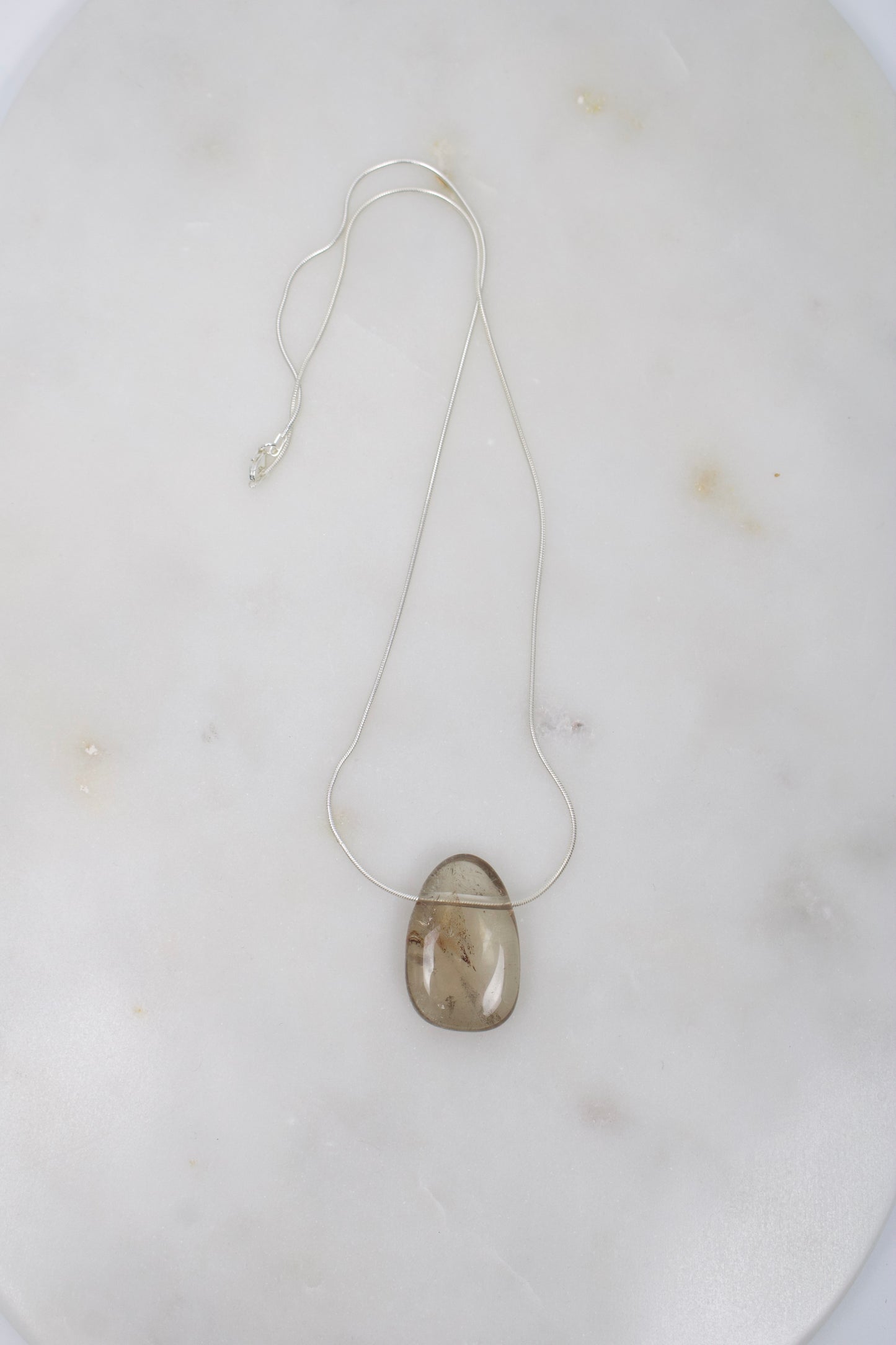 Rauchquarz mit Schlangenkette