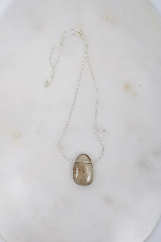 Rauchquarz mit Schlangenkette