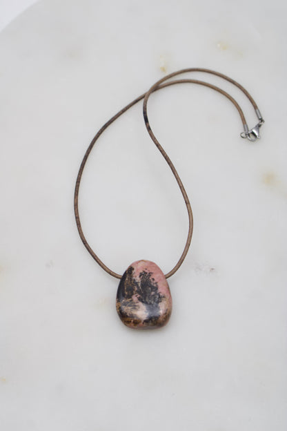 Rhodonit Amulett